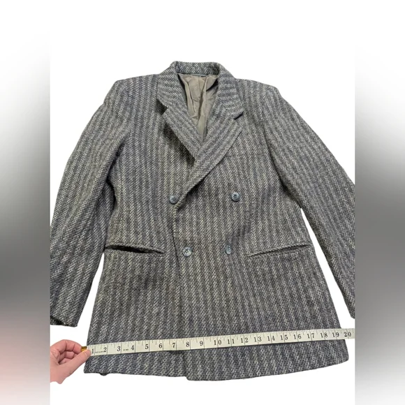 Vintage 100% Wool Herringbone Double Breasted Blazer Made in Canada - Picture 4 of 10